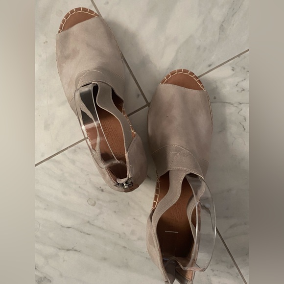 Kenneth Cole Gentle Souls Espadrille - Picture 9 of 13